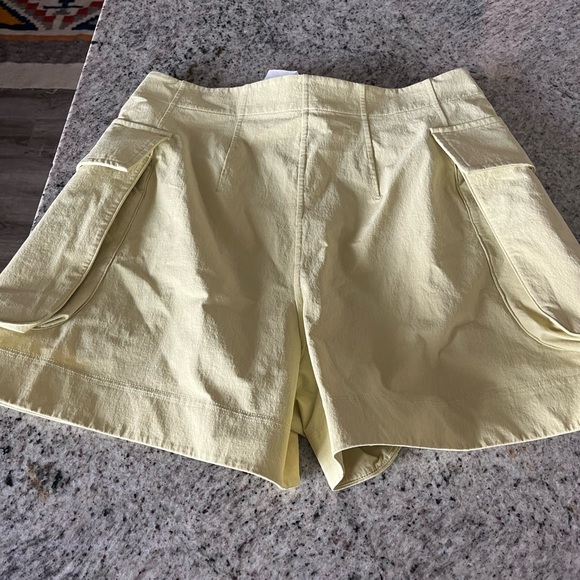 Lululemon Relaxed-Fit Super-High-Rise Cargo Short 4" - Picture 11 of 16